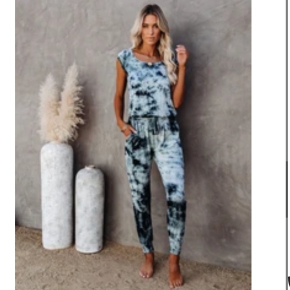 vici jumpsuit - Picture 1 of 4